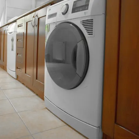 Large In A Quiet Area Appartement *